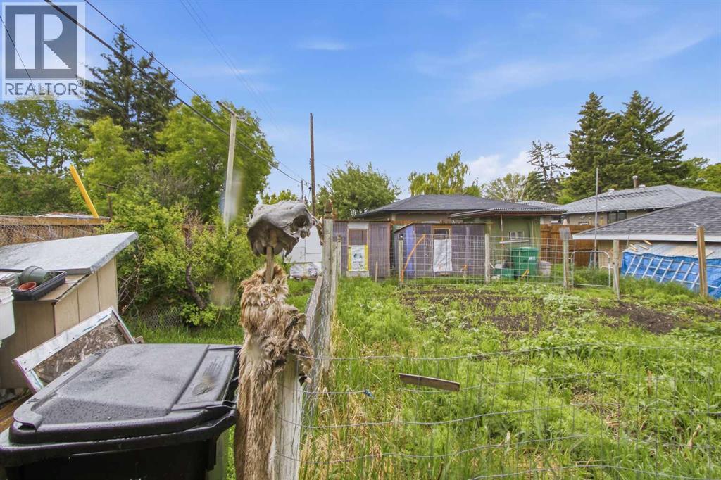 2026 27 Street SE - 35