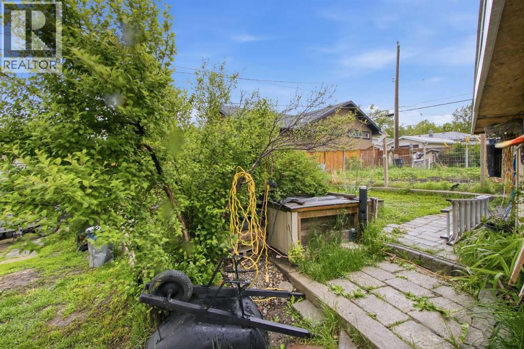 2026 27 Street SE - 37