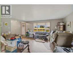 Bedroom - 2026 27 Street Se, Calgary, AB T2B0P7 Photo 9