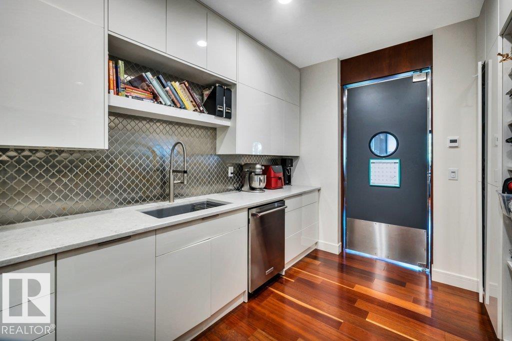 8914 120 ST NW - 22
