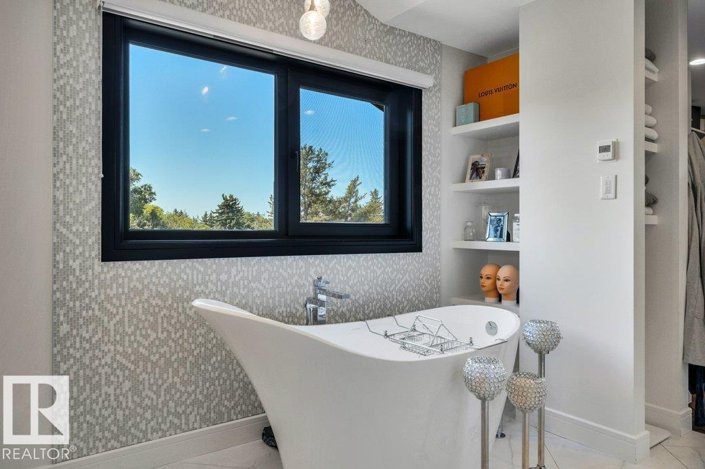 8914 120 ST NW - 51