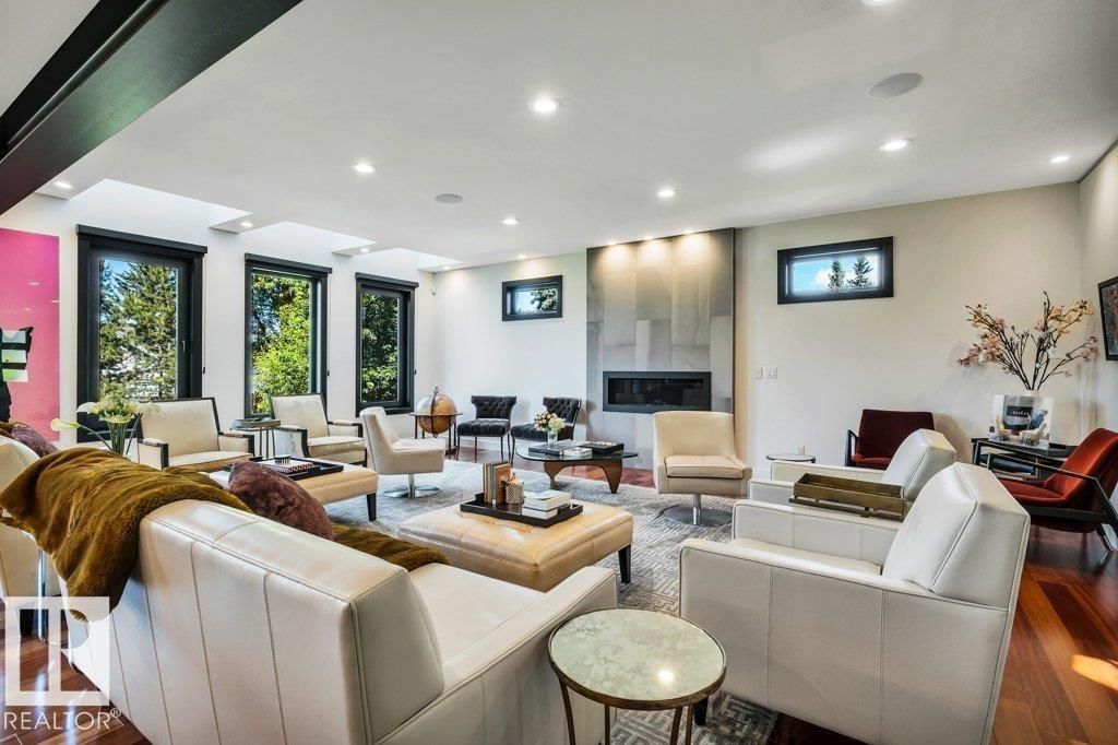 8914 120 ST NW - 9