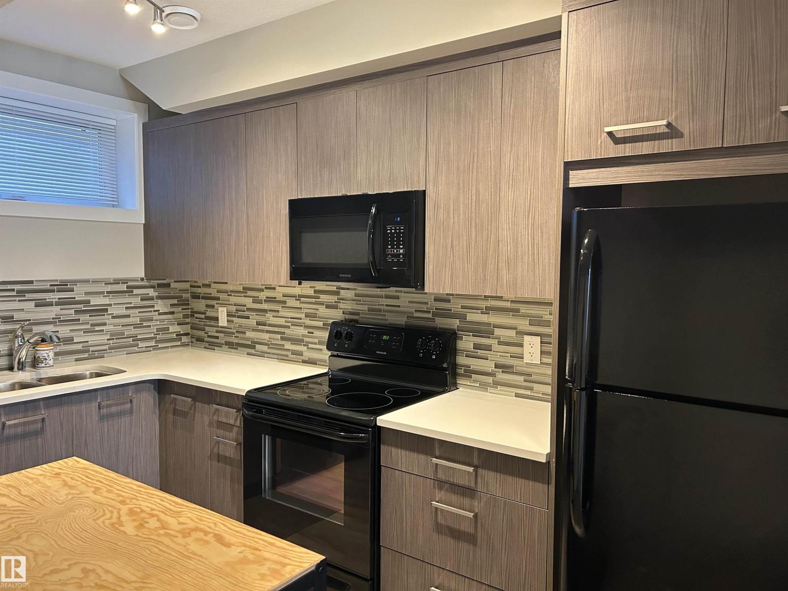 #90 2560 PEGASUS BV NW — photo 11