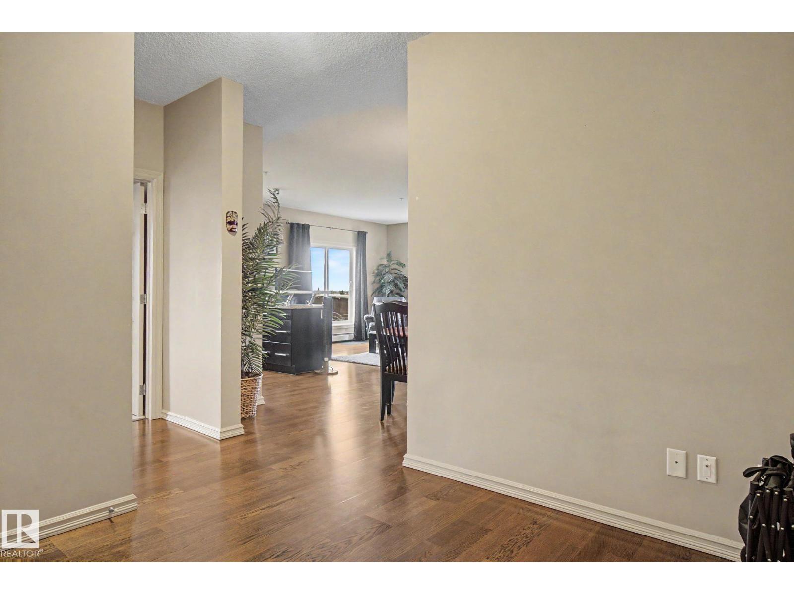 263 MacEwan RD SW - 3