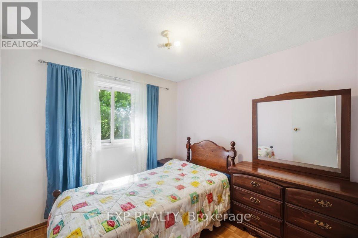102 RED RIVER CRESCENT - 11