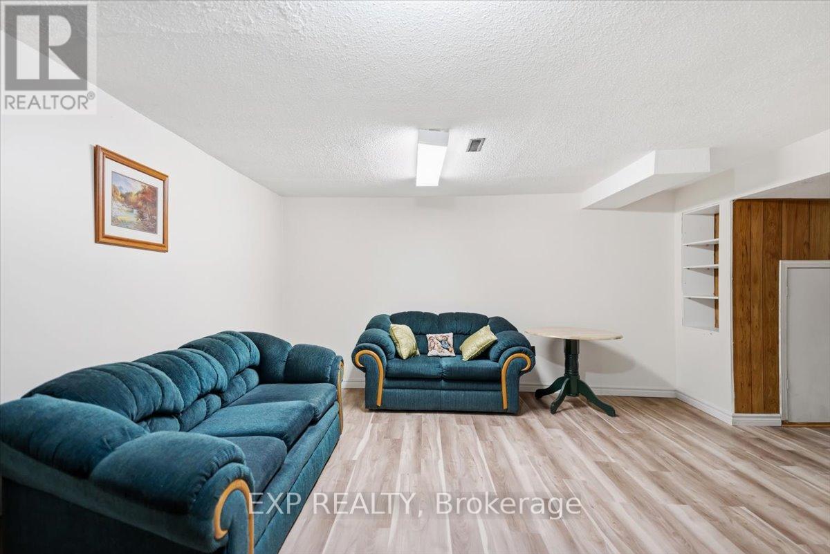 102 RED RIVER CRESCENT - 14