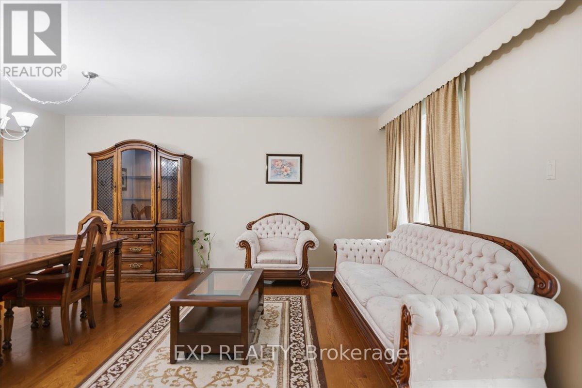 102 RED RIVER CRESCENT - 2