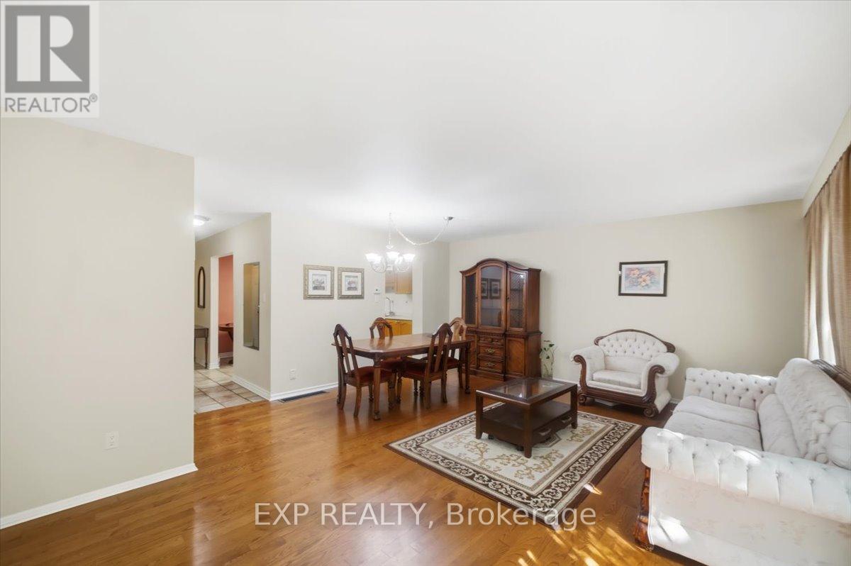 102 RED RIVER CRESCENT - 4