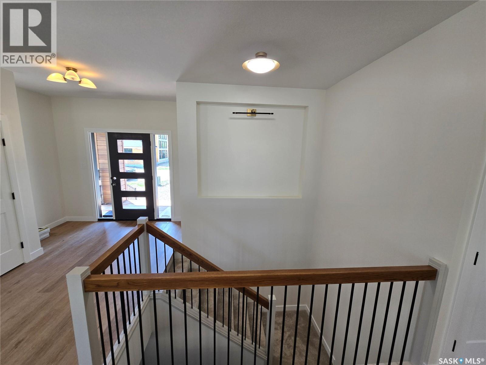 44 KENNEY CRESCENT - 29