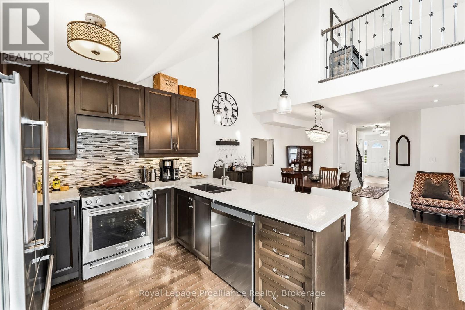 268 STRACHAN STREET - 12