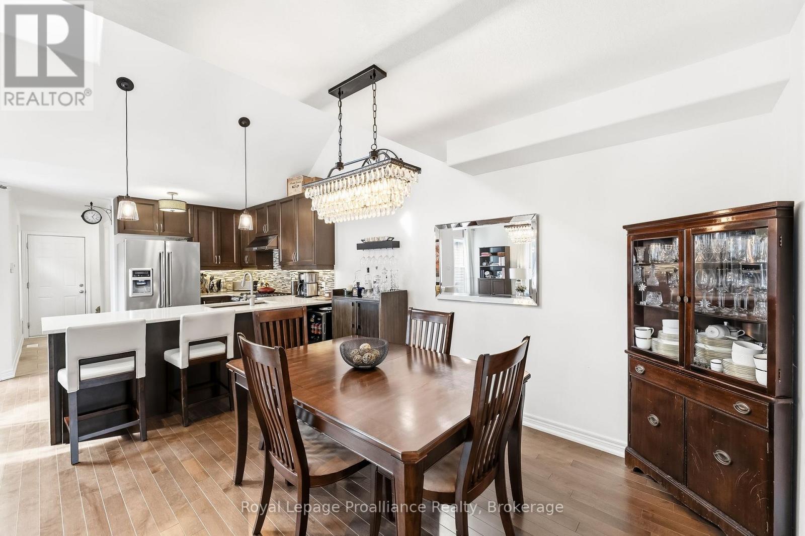 268 STRACHAN STREET - 17