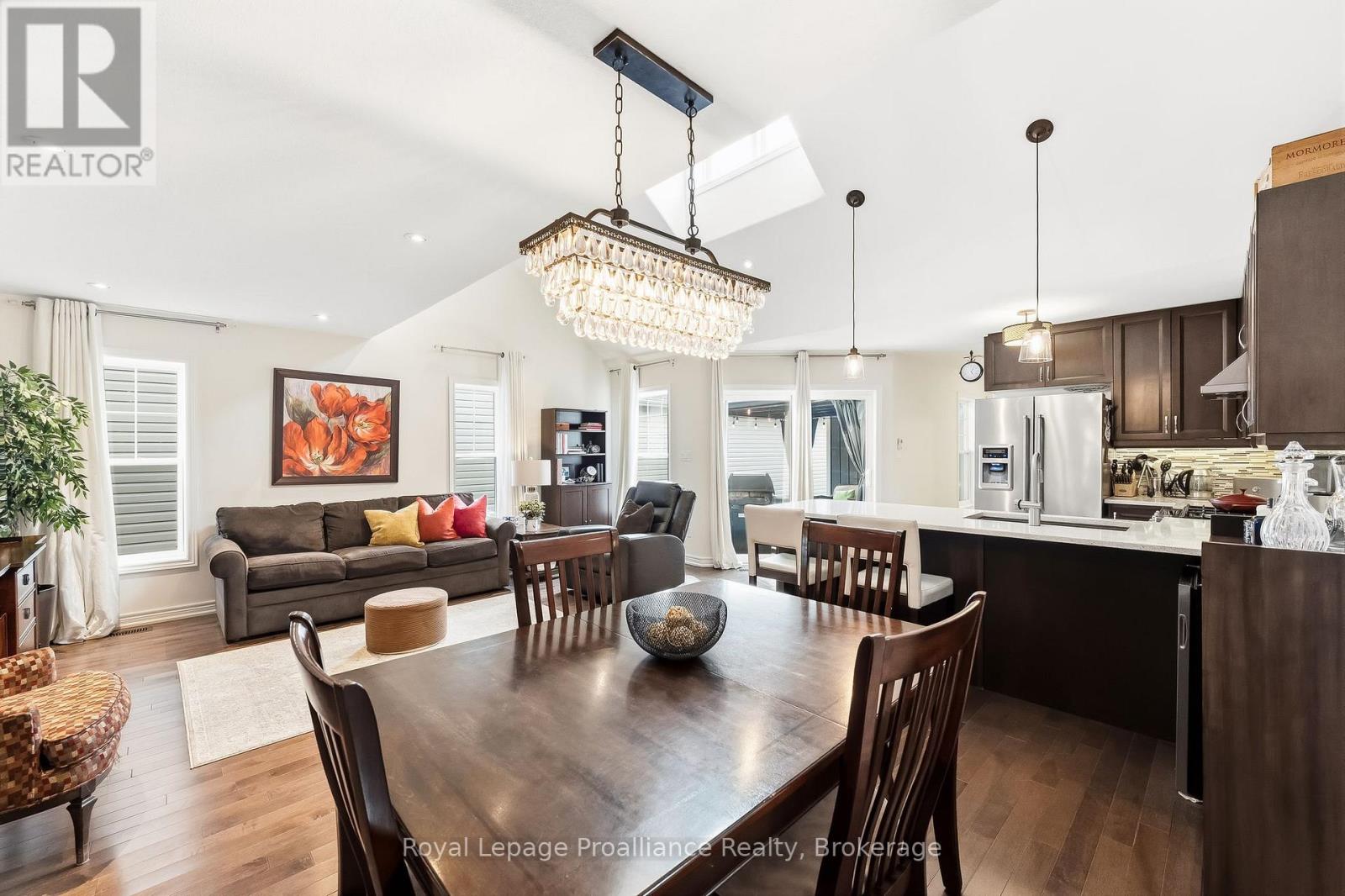 268 STRACHAN STREET - 18