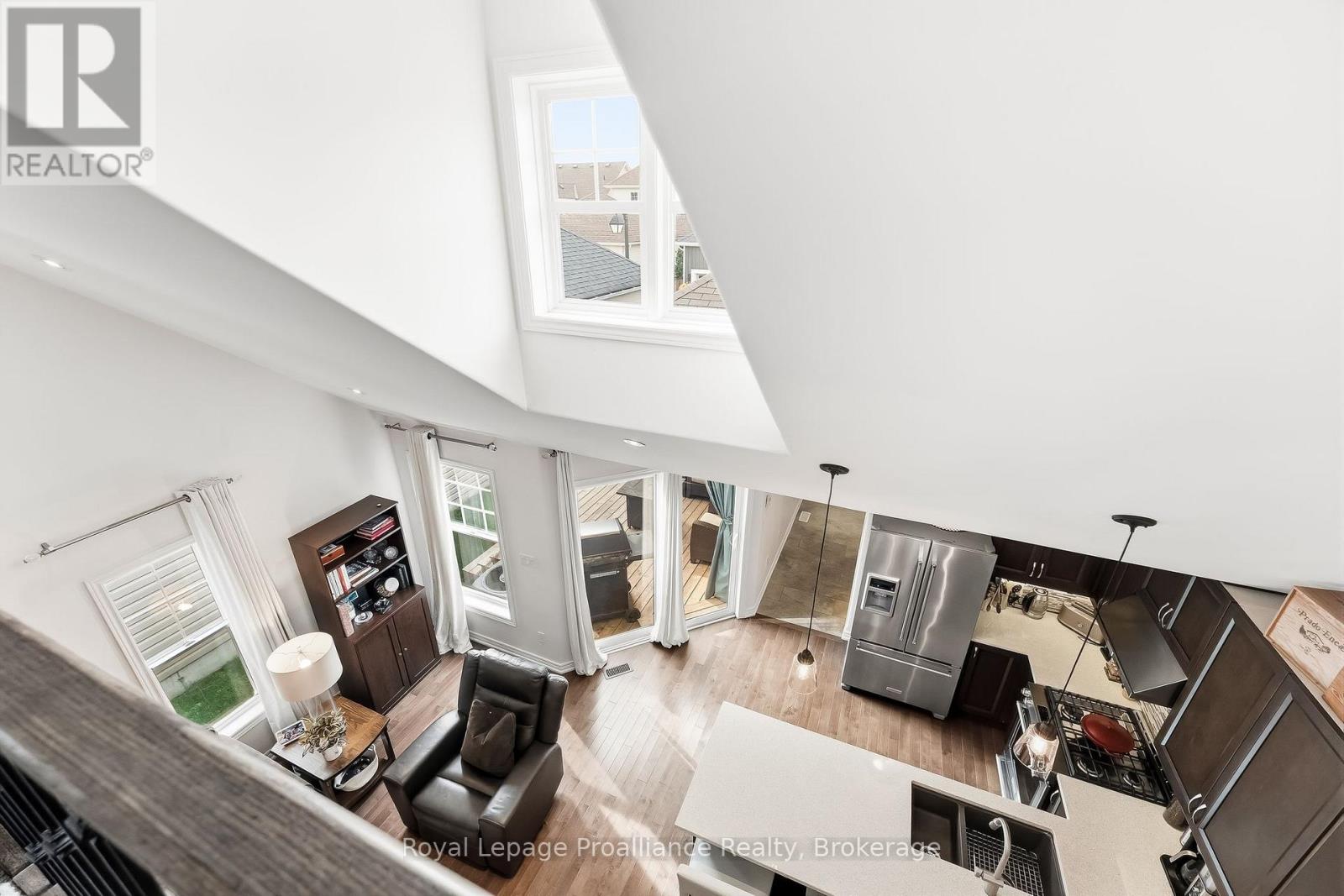 268 STRACHAN STREET - 30