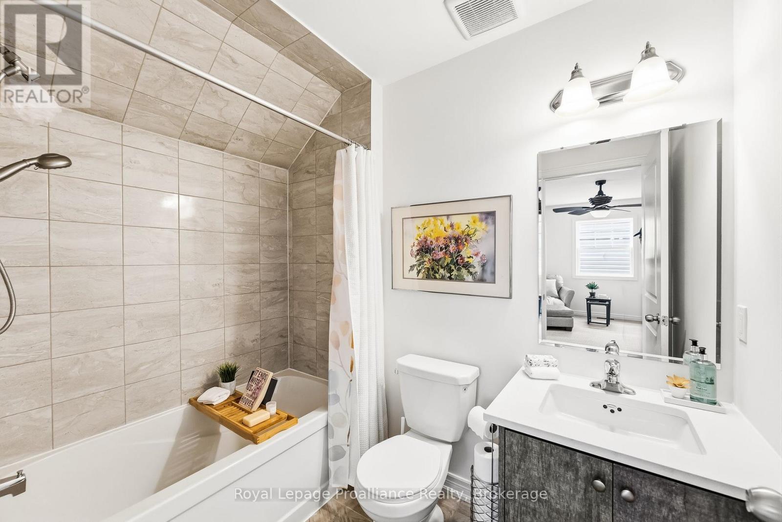 268 STRACHAN STREET - 33