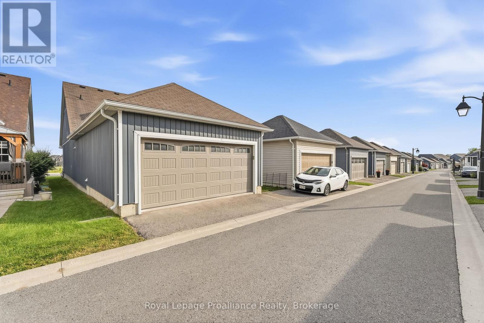 268 STRACHAN STREET - 45