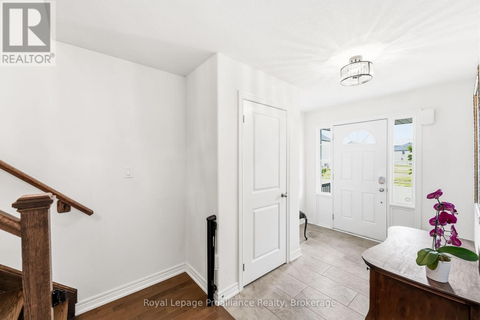 268 STRACHAN STREET - 6