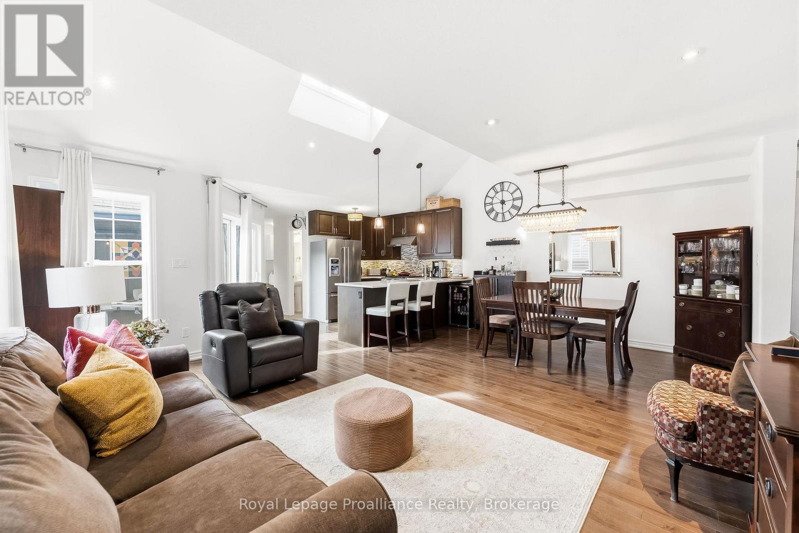 268 STRACHAN STREET - 8