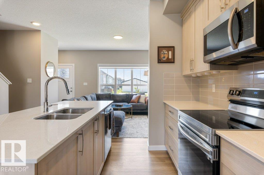 7056 181 AV NW - 12
