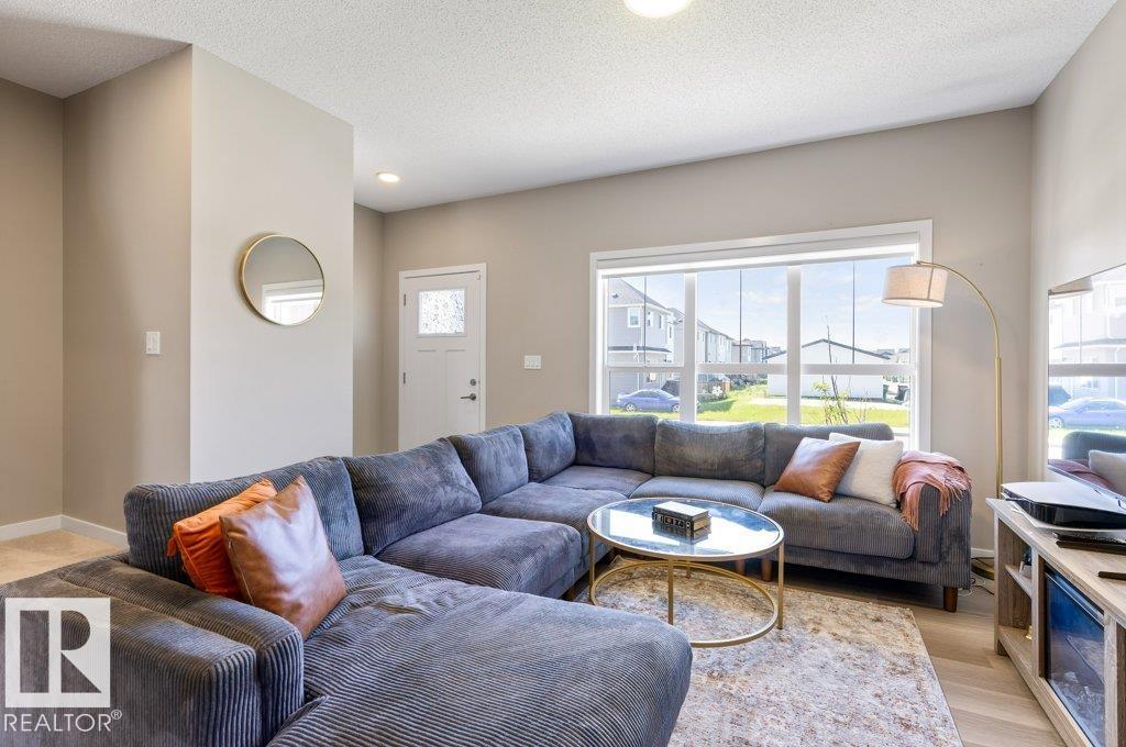 7056 181 AV NW - 5