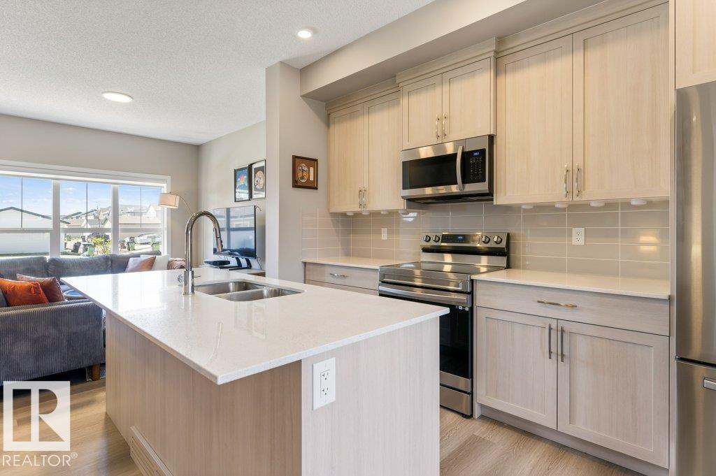 7056 181 AV NW - 11