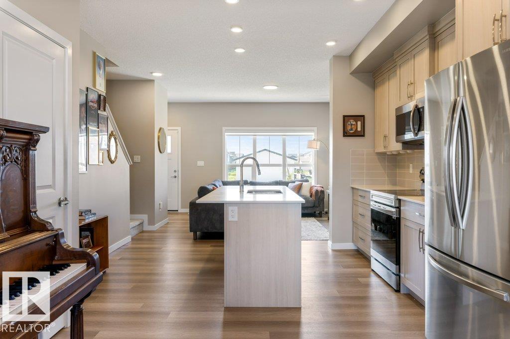 7056 181 AV NW - 10
