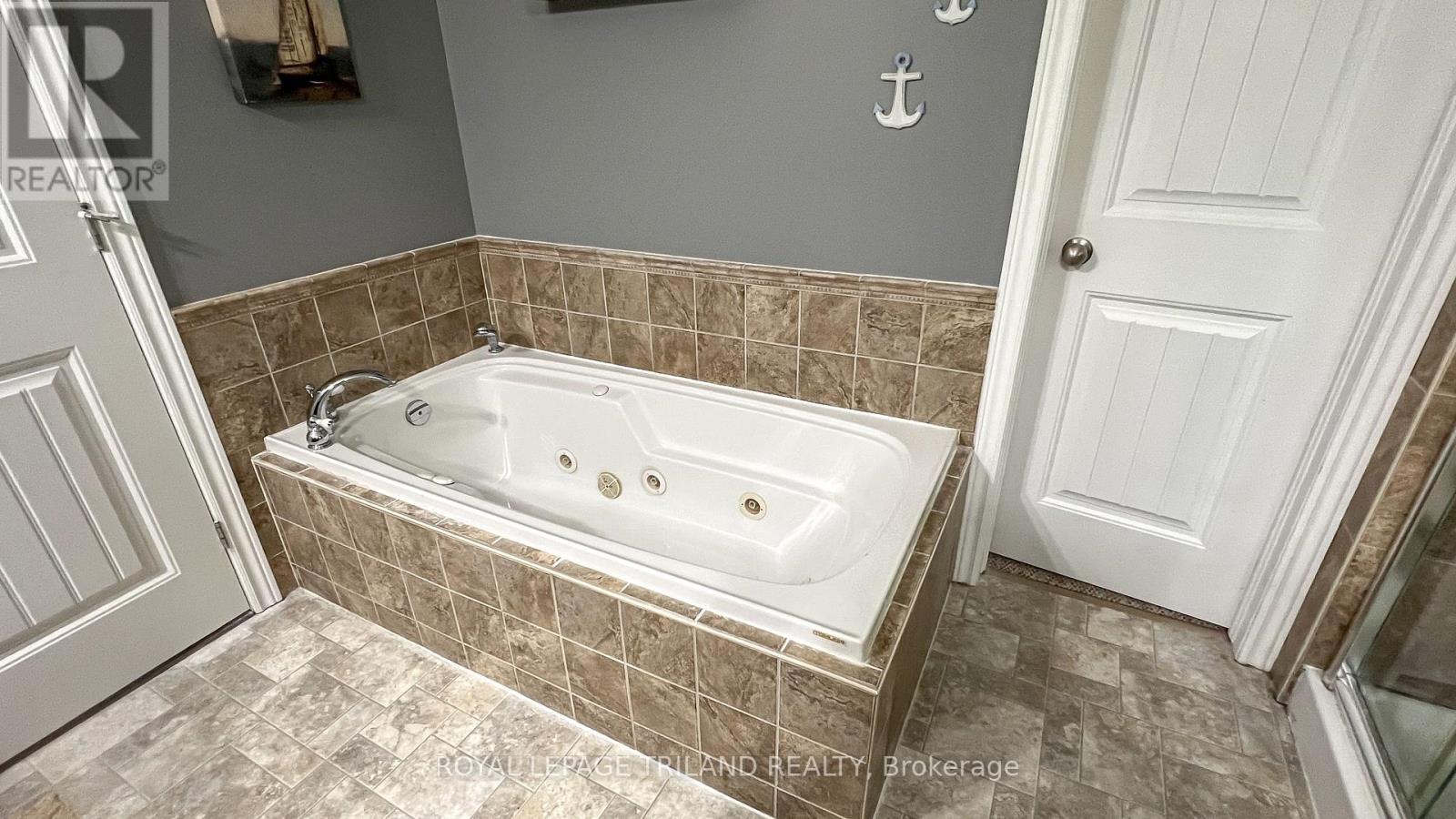 8447 KEITH STREET - 17