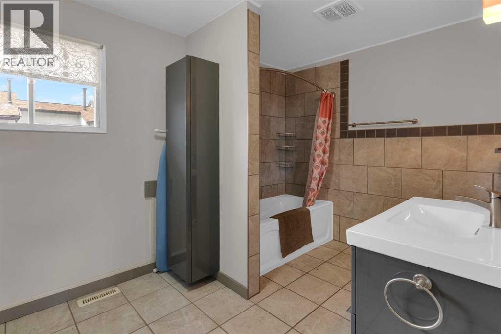 #1808 2520 Palliser Drive SW - 19