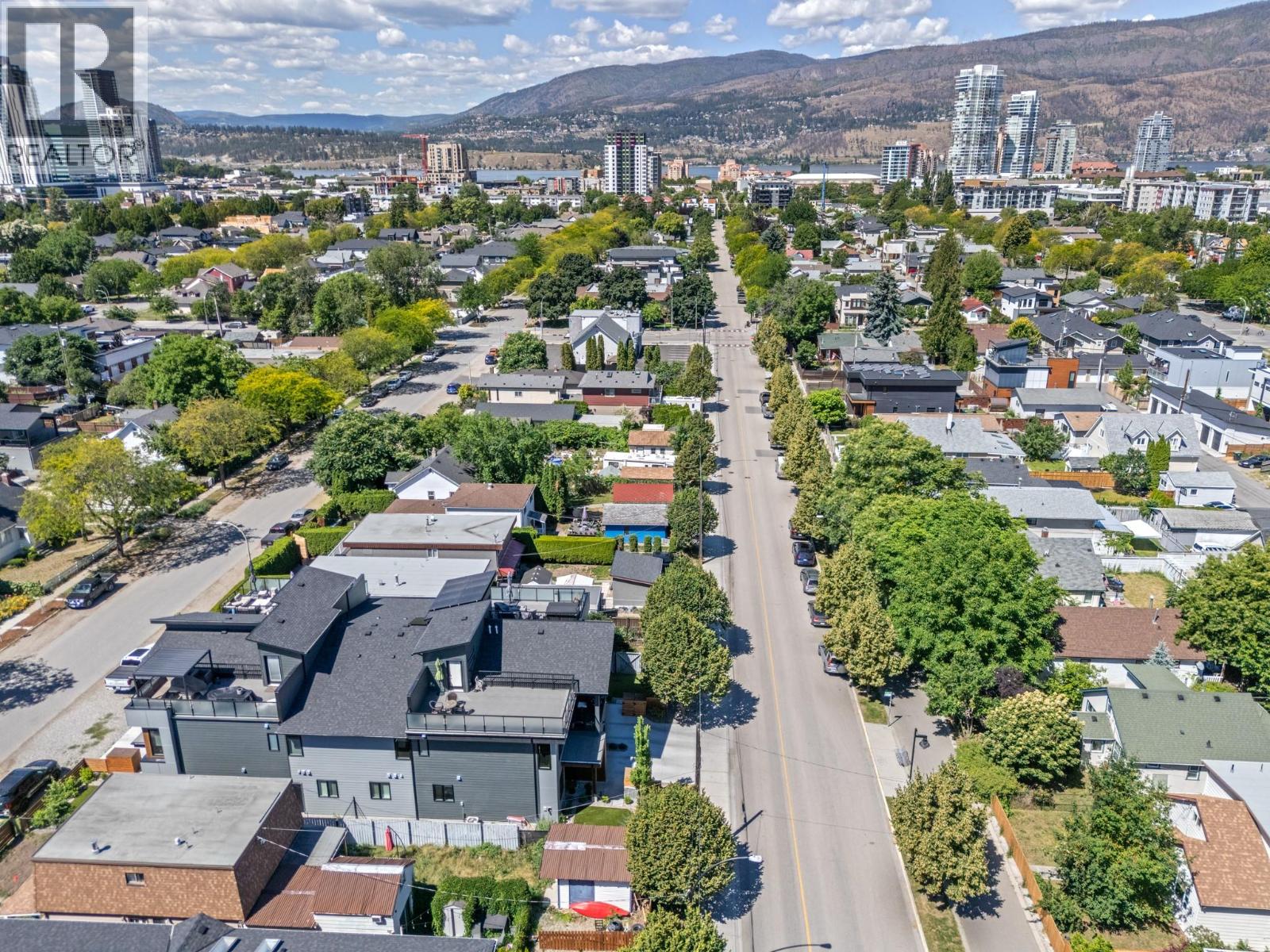 975 Cawston Avenue, Kelowna