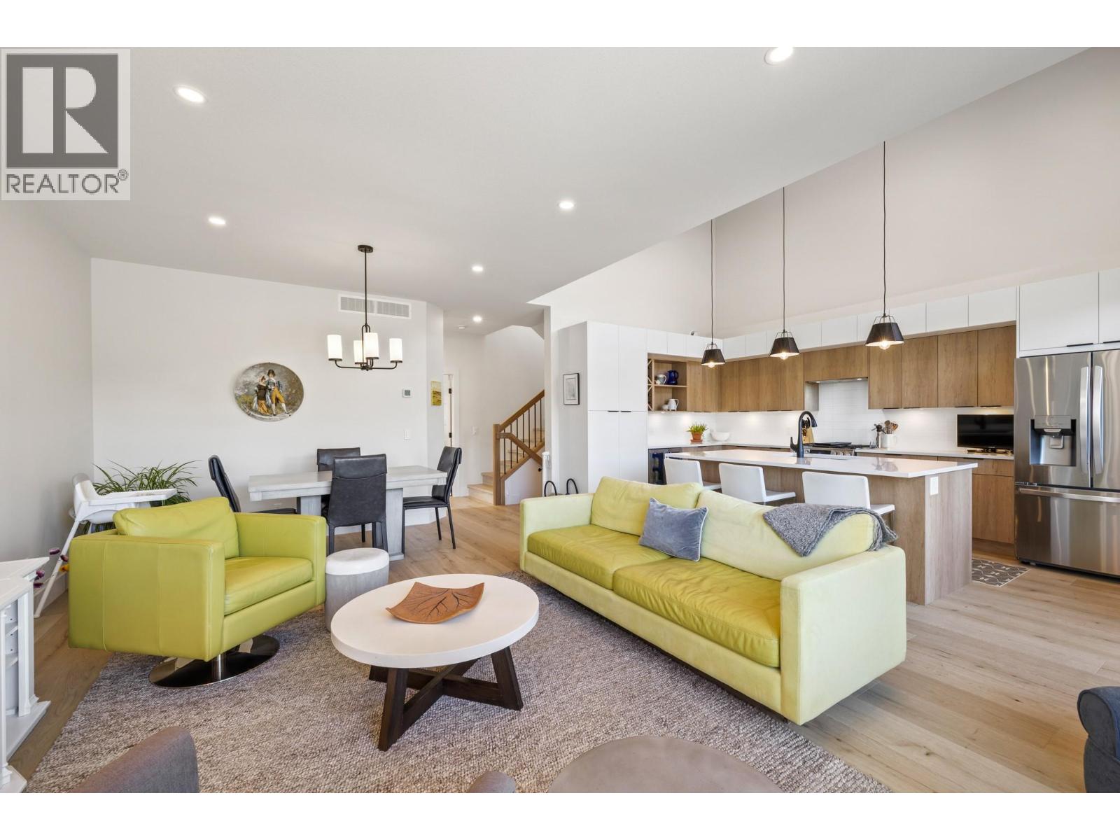  975 Cawston Avenue, Kelowna