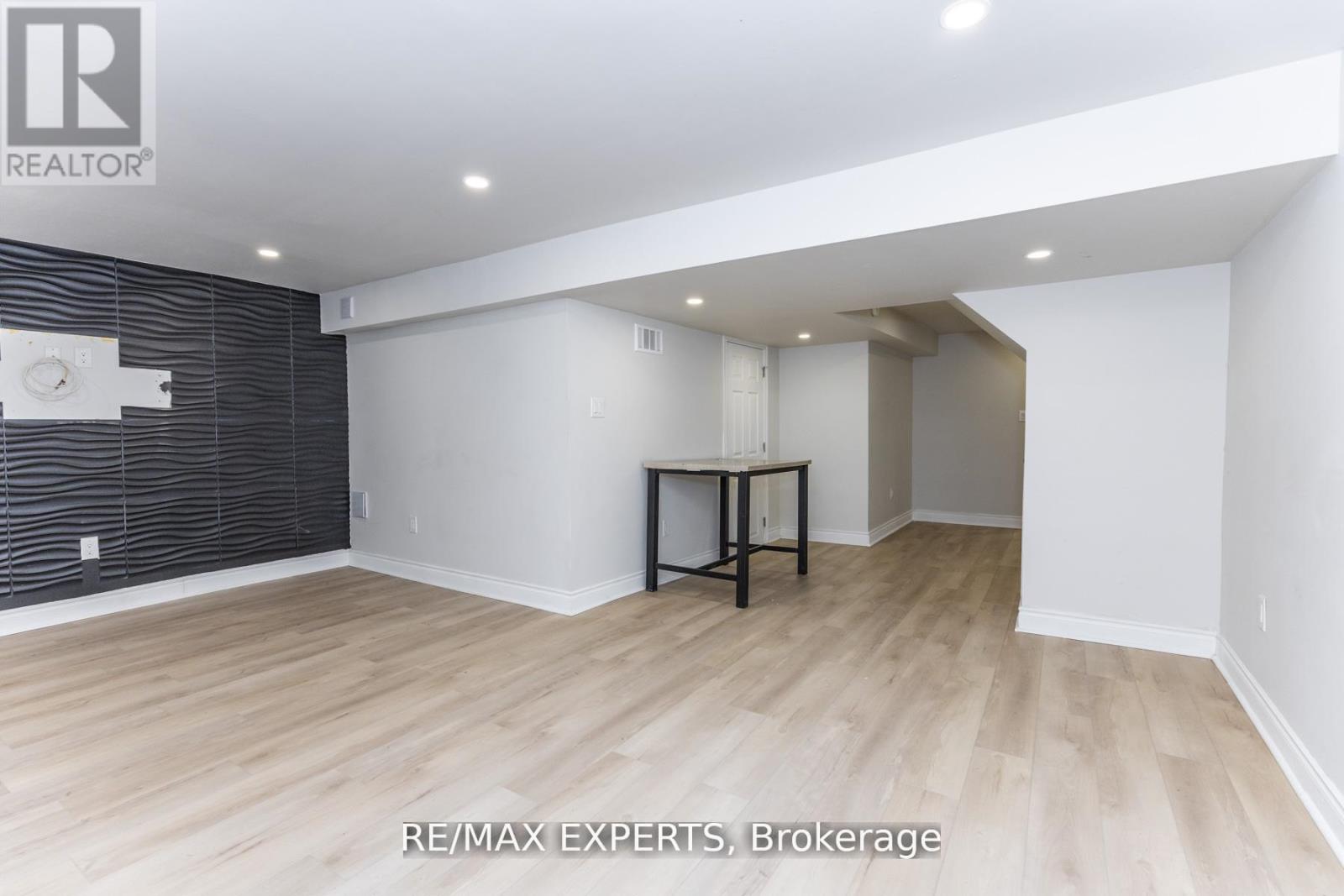 31 CARLETON PLACE - 13