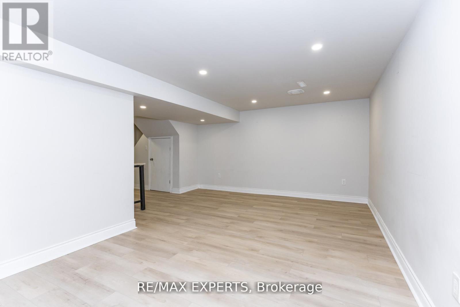 31 CARLETON PLACE - 14