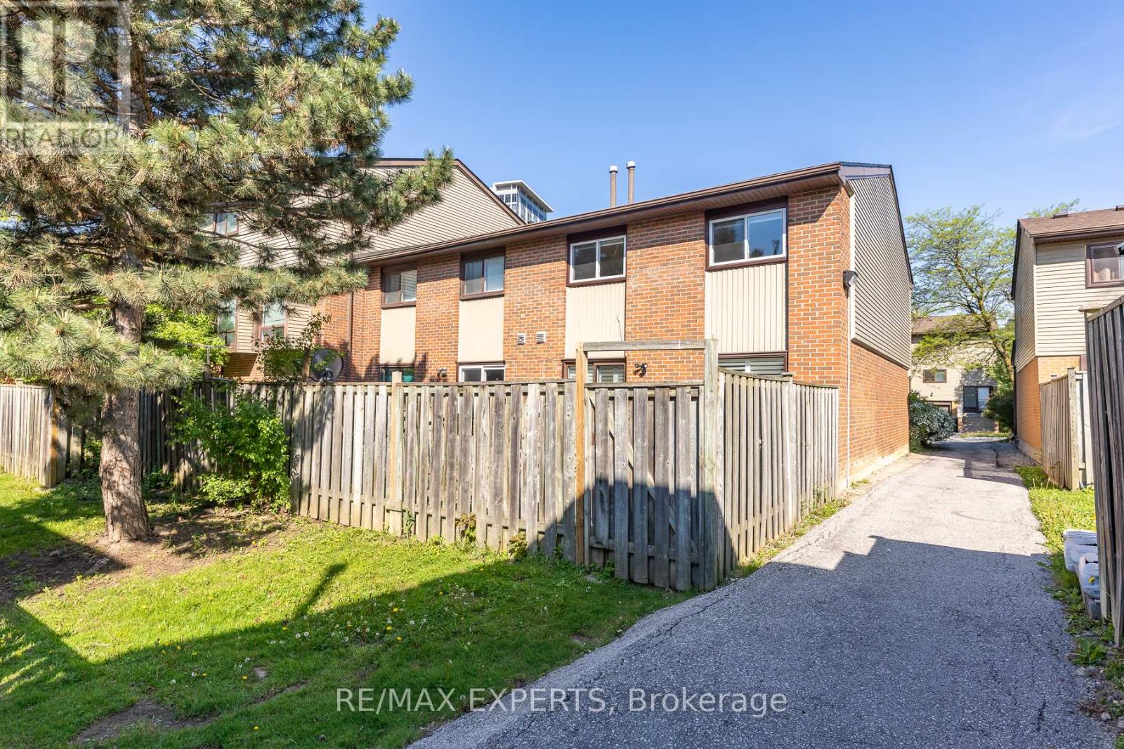 31 CARLETON PLACE - 16