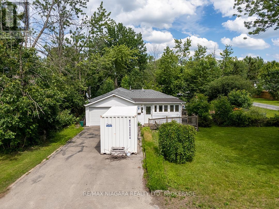 584 LAKEVIEW ROAD - 1