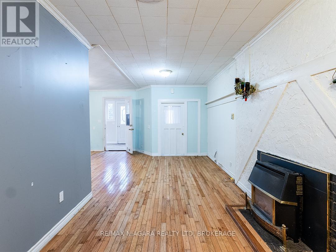 584 LAKEVIEW ROAD - 10
