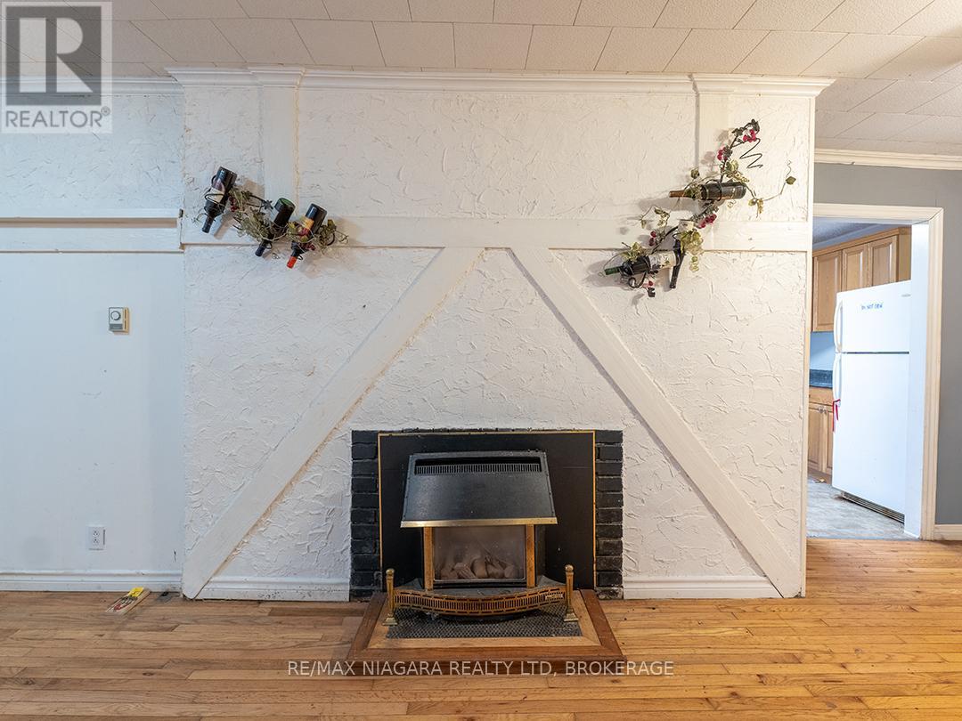 584 LAKEVIEW ROAD - 11