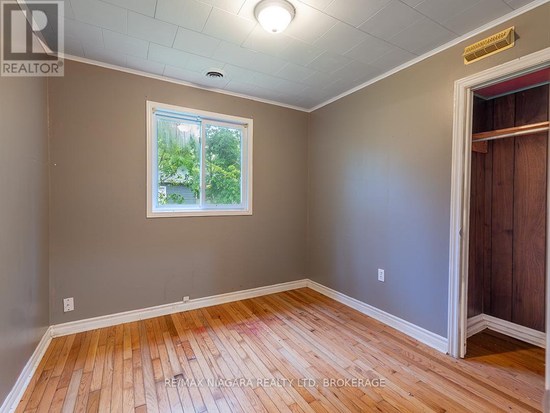 584 LAKEVIEW ROAD - 15