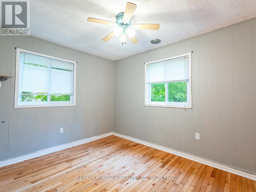 584 LAKEVIEW ROAD - 16