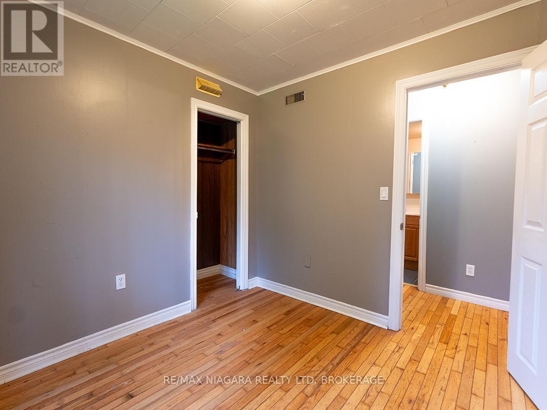 584 LAKEVIEW ROAD - 17