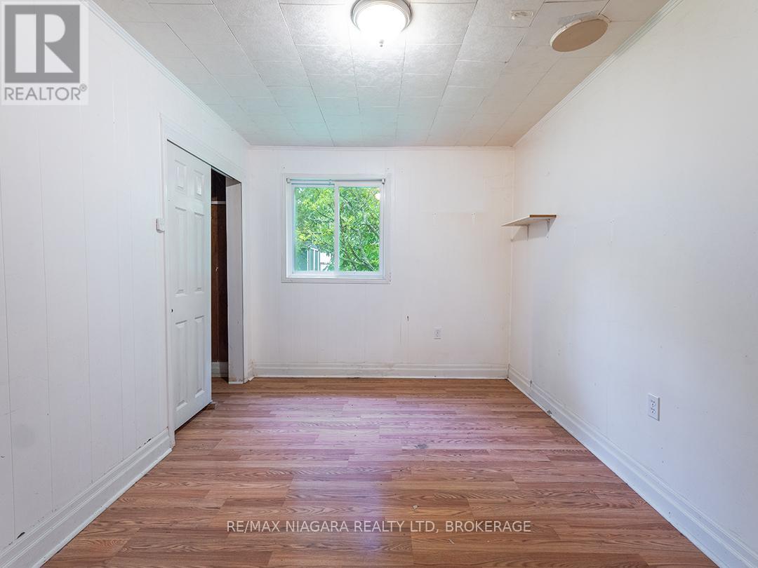 584 LAKEVIEW ROAD - 18