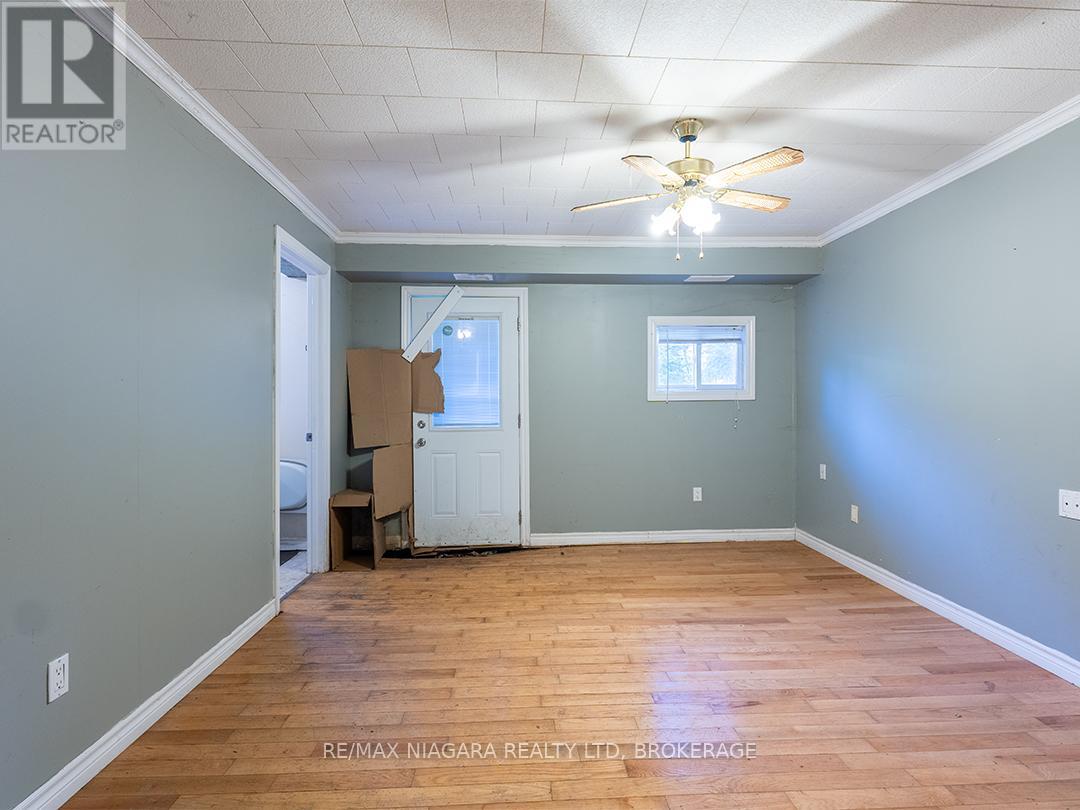 584 LAKEVIEW ROAD - 21