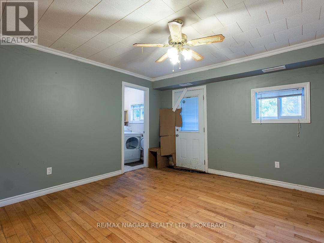 584 LAKEVIEW ROAD - 22
