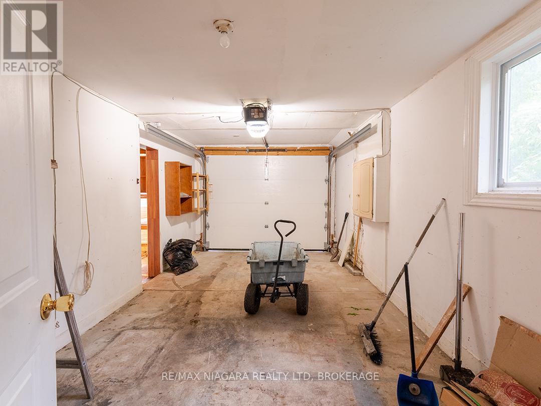 584 LAKEVIEW ROAD - 30