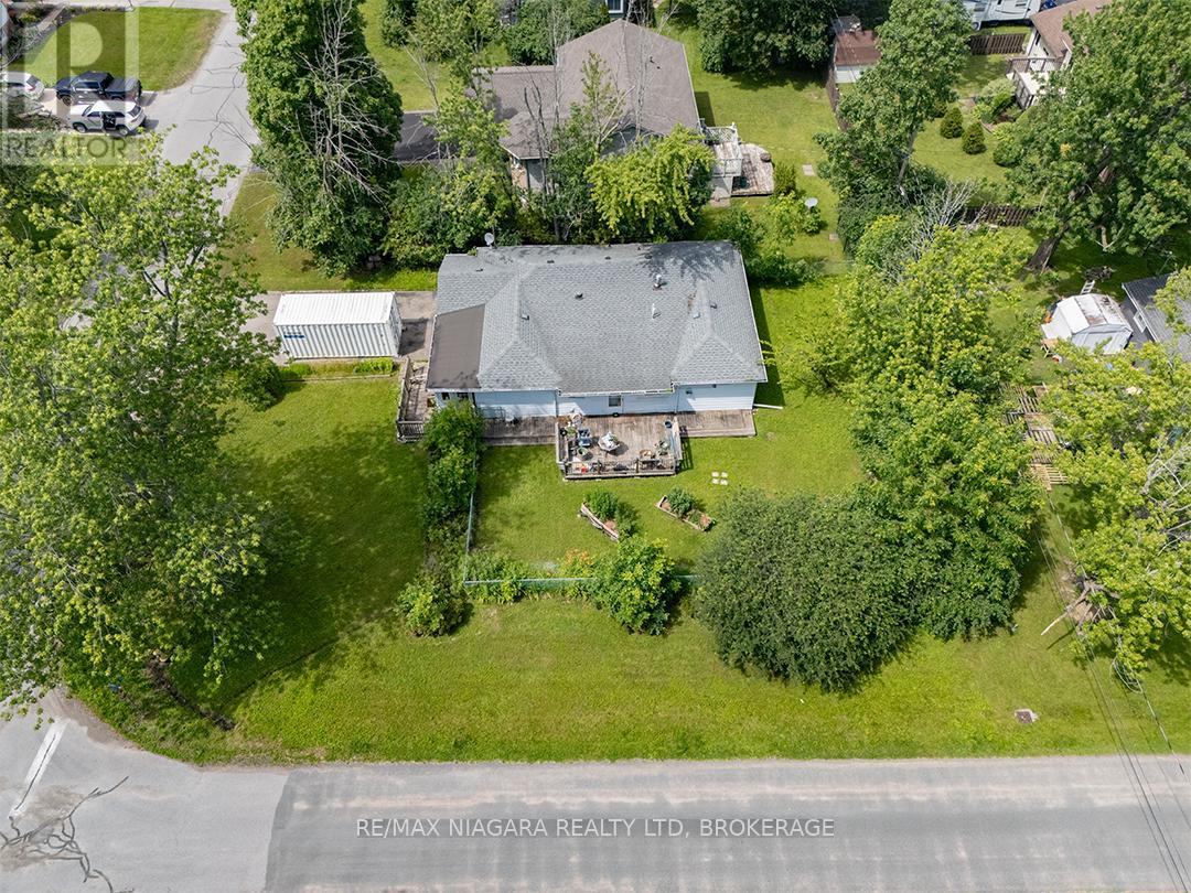 584 LAKEVIEW ROAD - 33