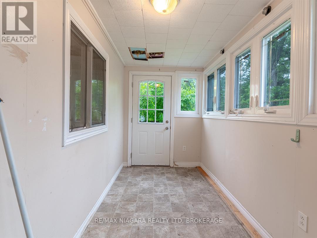 584 LAKEVIEW ROAD - 6