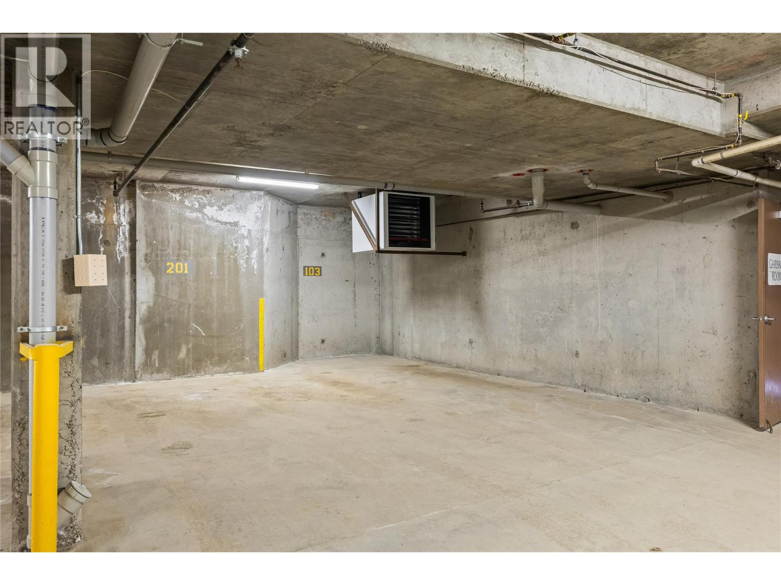 #103 5085 Snowbird Way - 32