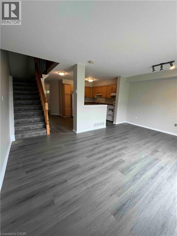 #4 151 CLAIRFIELDS Drive E - 14