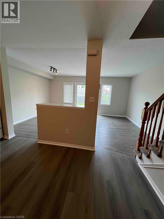 #4 151 CLAIRFIELDS Drive E - 17