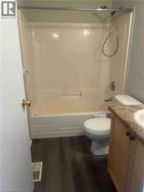 #4 151 CLAIRFIELDS Drive E - 5