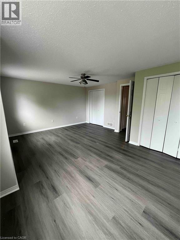 #4 151 CLAIRFIELDS Drive E - 6