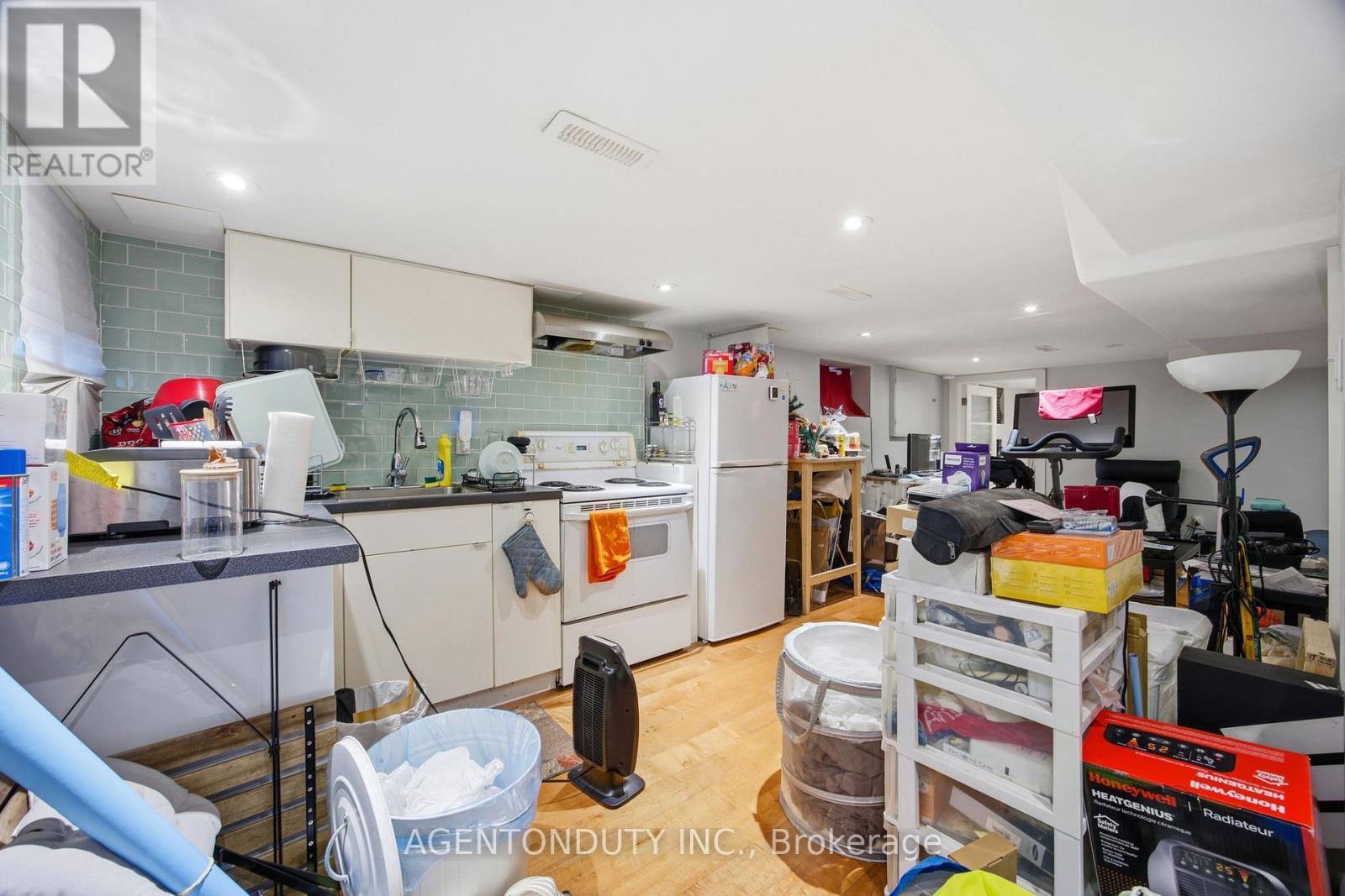 51 PERTH AVENUE - 20